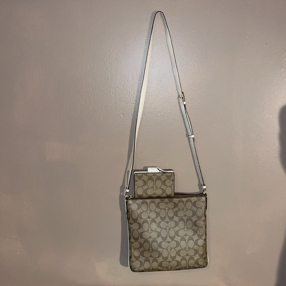 Matching Coach Rowan file crossbody and wallet SET - Picture 5 of 6